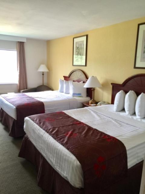Days Inn & Suites By Wyndham Laurel Near Fort Meade Екстер'єр фото