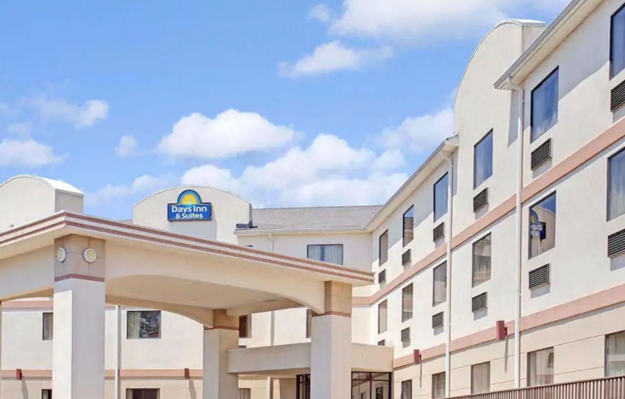 Days Inn & Suites By Wyndham Laurel Near Fort Meade Екстер'єр фото