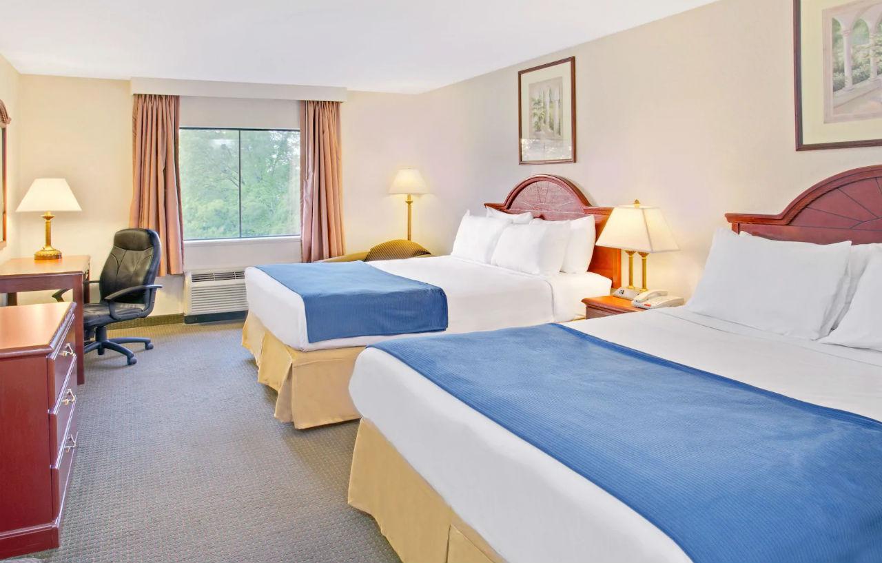 Days Inn & Suites By Wyndham Laurel Near Fort Meade Екстер'єр фото